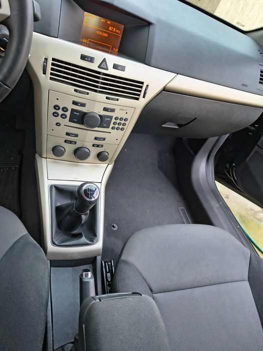Opel Astra cumpărat din reprezentanța Romania