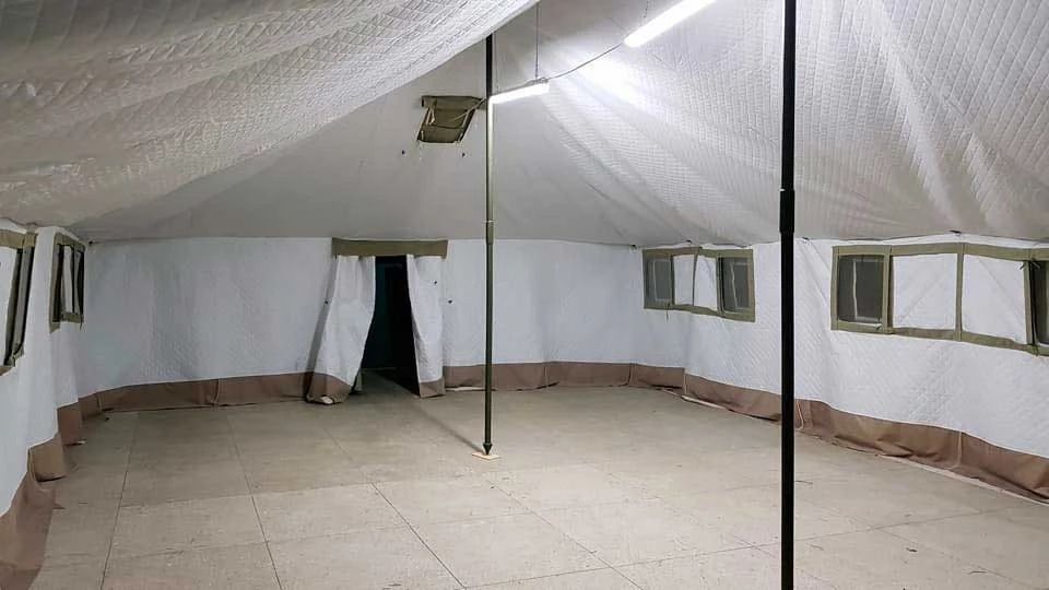 Палатка армейская военная.