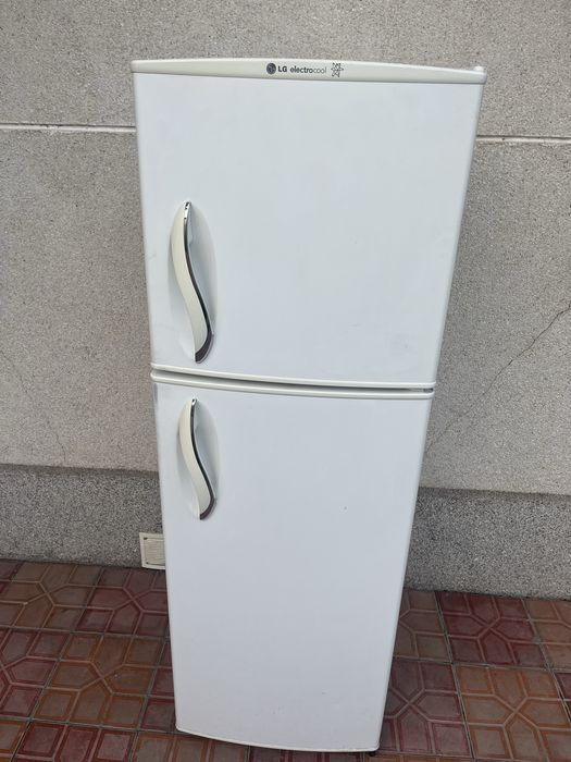 Холодильник LG.