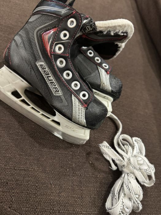 Продам коньки Bauer 10ка