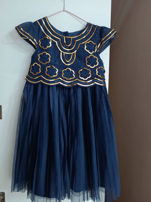 Платья на девочку нарядные