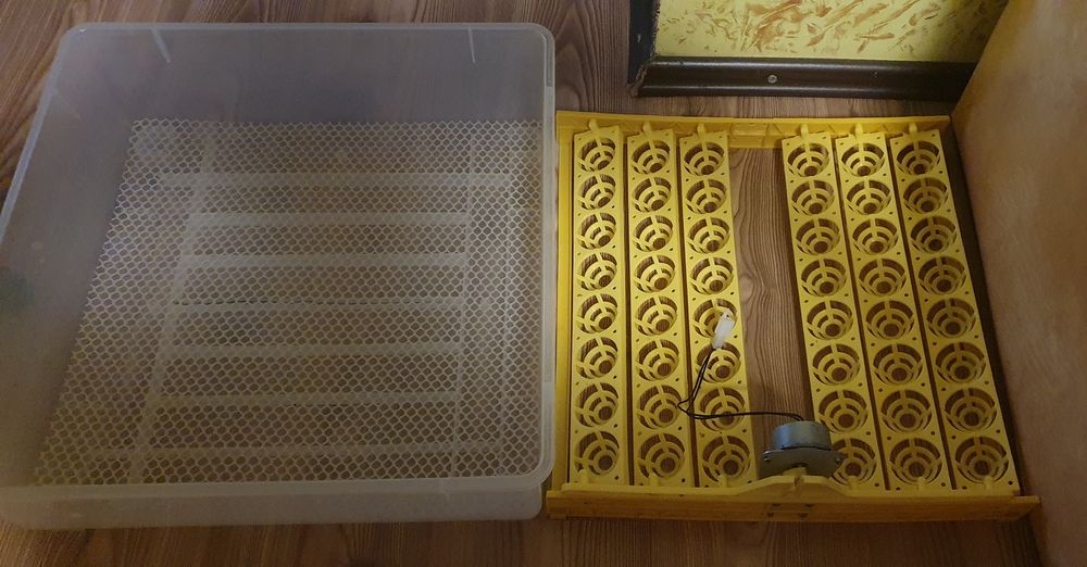 Incubator automat 48 ouă