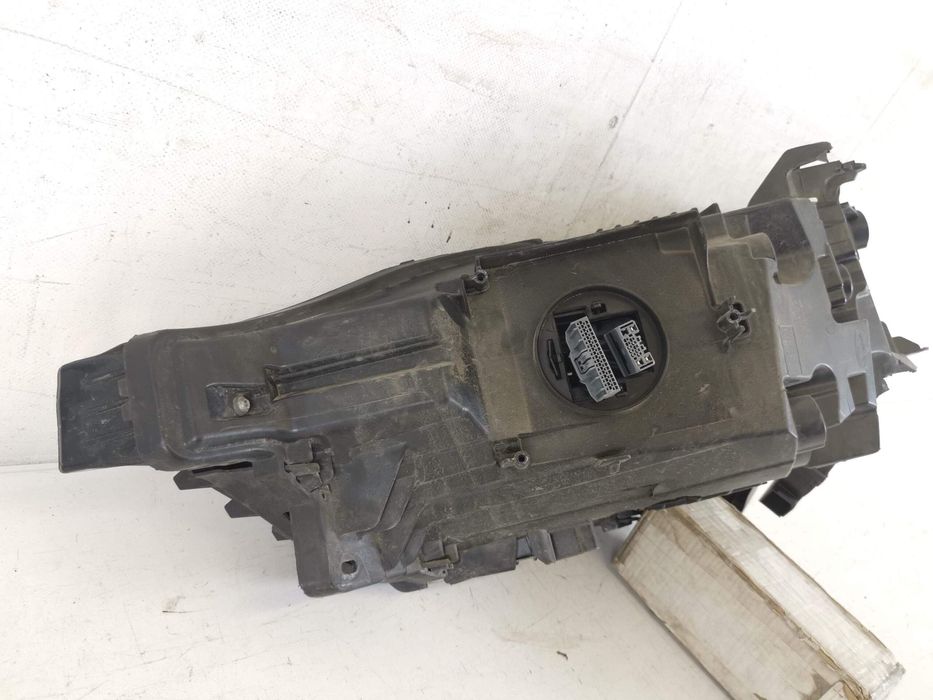 Десен фар Led Волво ХЦ60 / Volvo XC60 2 [ - ] Оригинален Повреден