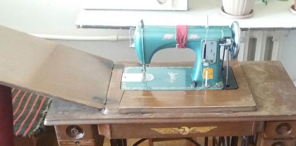 Продам швейную машинку в рабочем состоянии