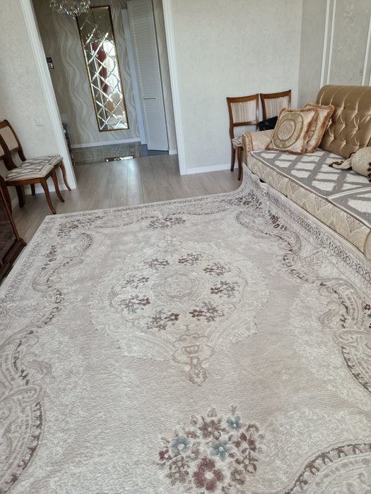 Срочно продам ковёр 2.5 на 3.5