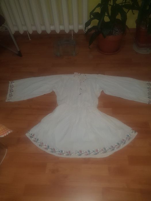 Costum popular  autentic