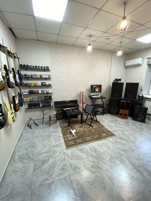 Гитарный шоурум в Алматы