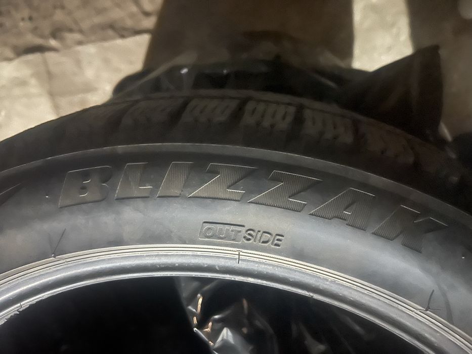 Шины зимние 235/45/18 bridgestone