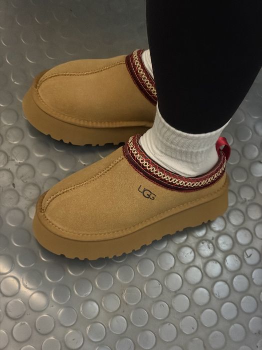 Ugg tazz.