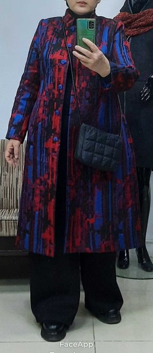 продам тренч из итальянского жаккарда и жилет национальный