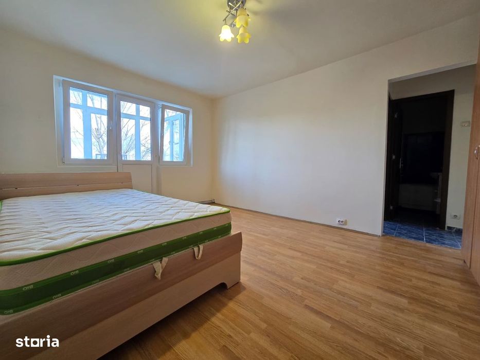 Apartament 2 camere, 42 mp, etaj 2/4, Mircea cel batran