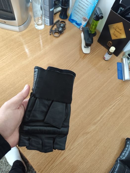 Vând mănuși MMA KWON originale piele