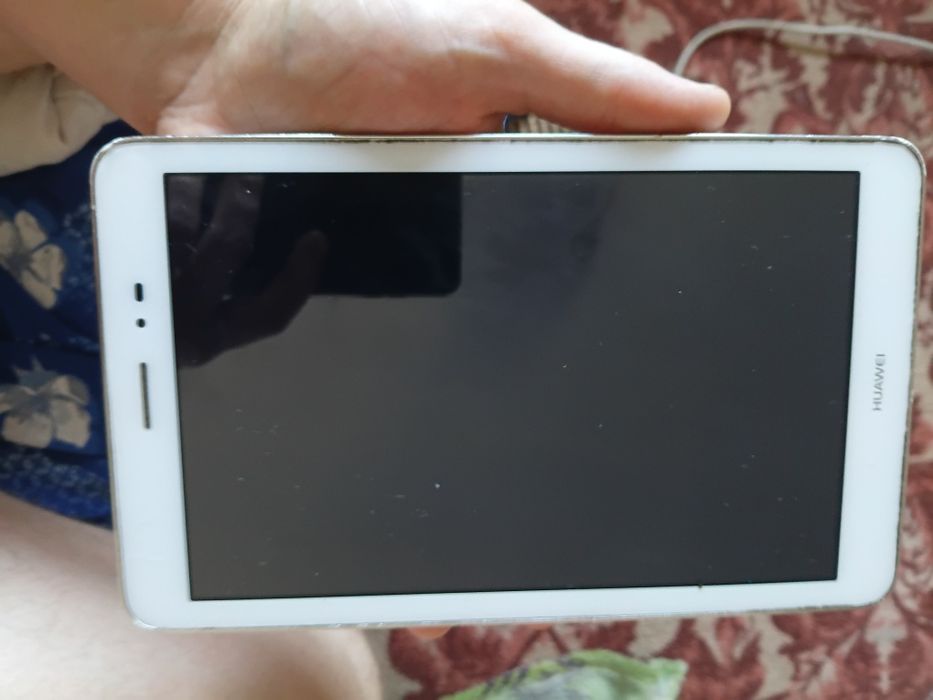 Продам  планшет Huawei в хорошем состоянии
