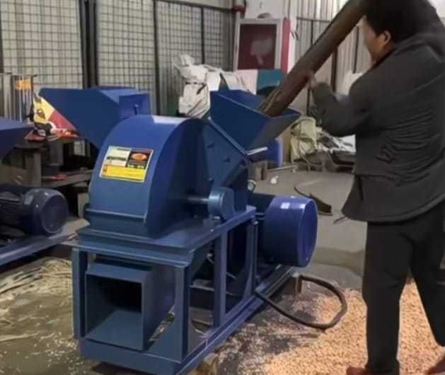 Промышленная дробилка древесины