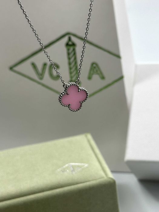 Colier Van Cleef & Arpels Aur Alb 750 Pink