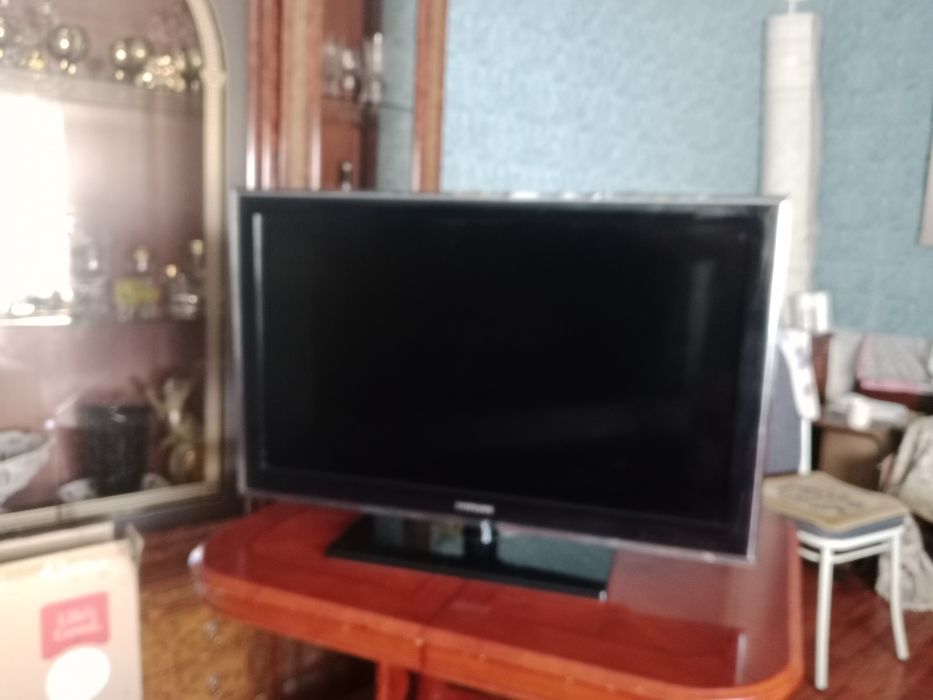 Продается телевизор SAMSUNG