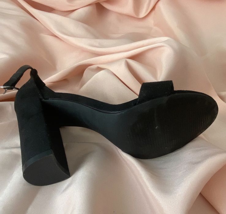 Sandale cu toc negre, mărimea 37, noi