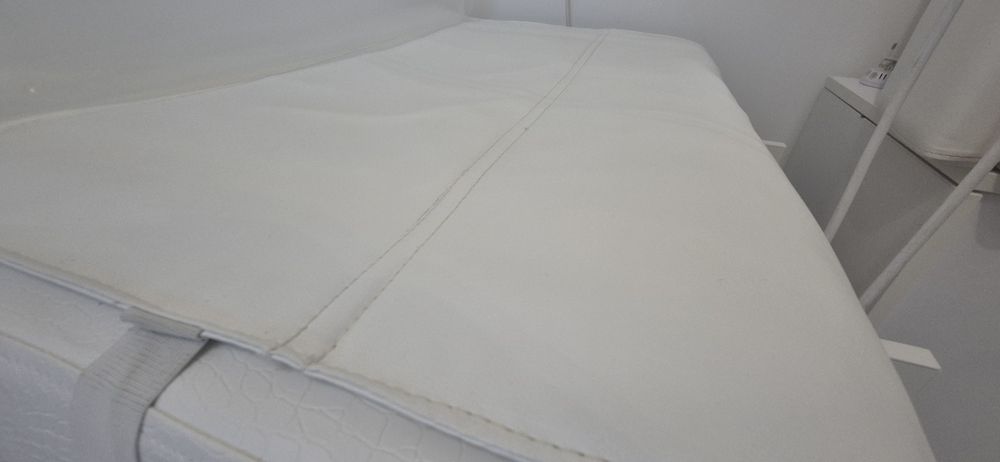 Vand 2 buc pat cosmetic pentru tratamente remodelare corporala .