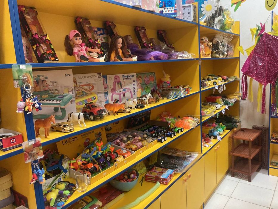 Detskiy magazin uchun mebella