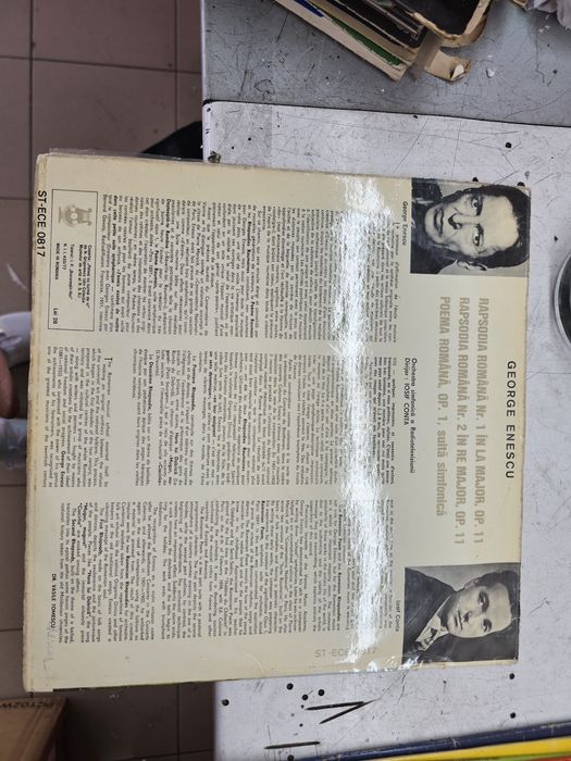 Vind viniluri vechi electrocord