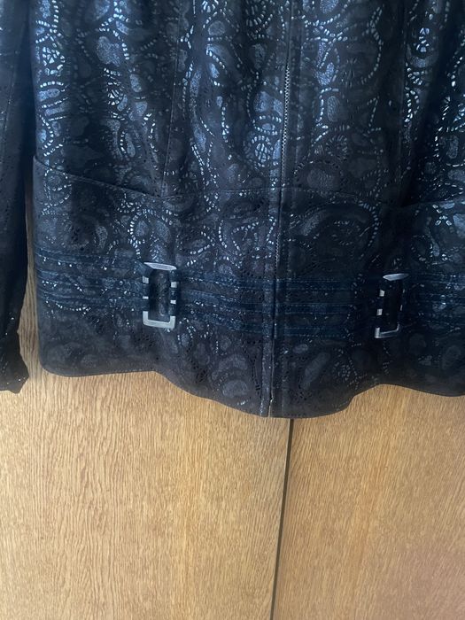 Продам куртку легкую