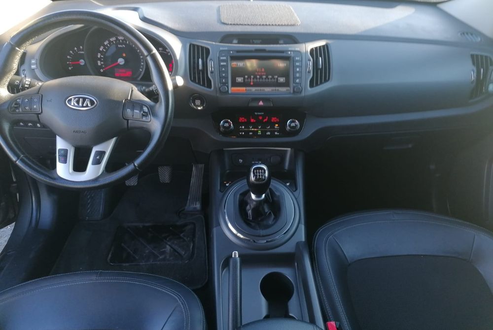 Vând Kia Sportage