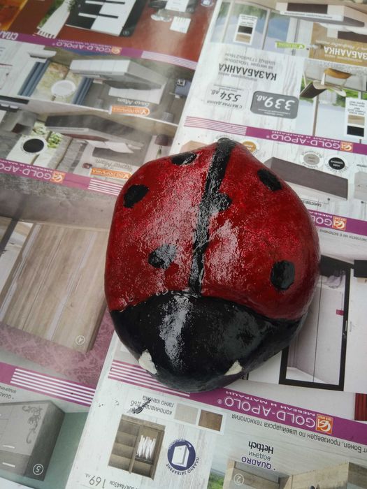 Камък (градински) за декорация. Калинки, пчели и ягоди