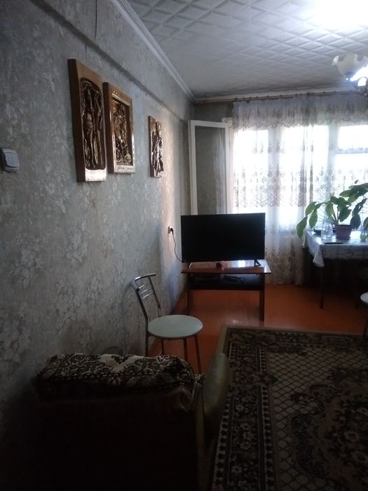 Продам 4 ех комнатную квартиру