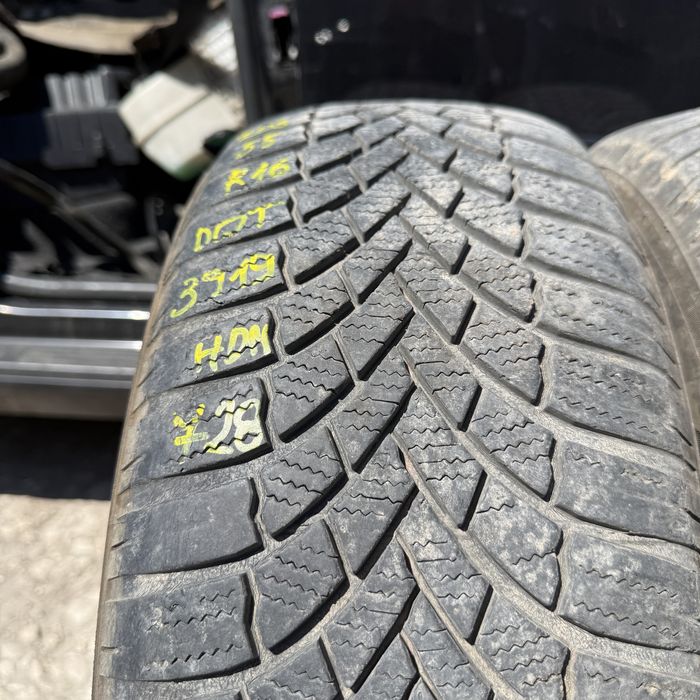 2 броя зимни гуми Bridgestone 205/55 R16 Dot 3919 ном 728