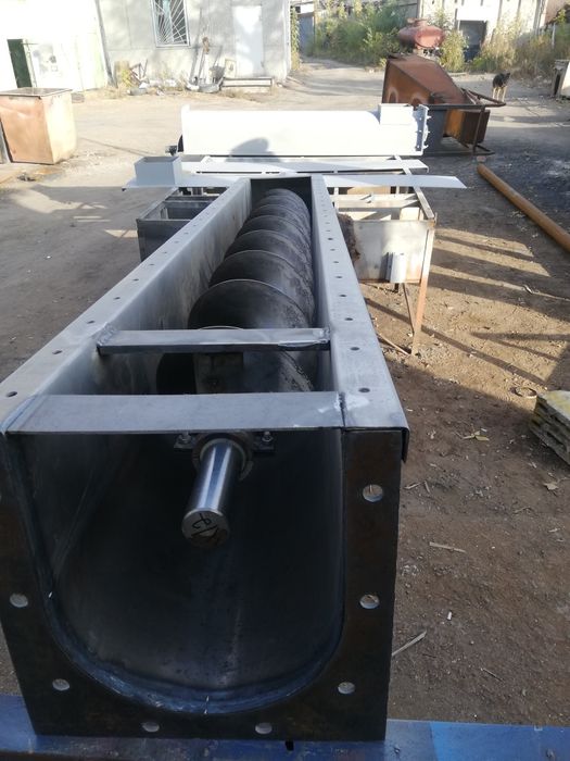 Шнек питатель для зерна цемента