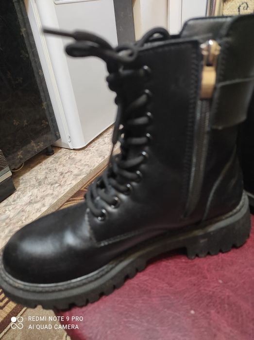 Продам берцы весна осень на девочку