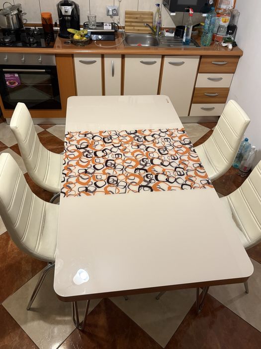 masa extensibila si scaune de bucatarie