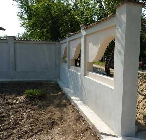 Garduri si porti din panouri stil jaluzele, tabla cutata, sipca metalica, plasa bordurata, fier forjat, BCA sau beton si alte modele la comanda