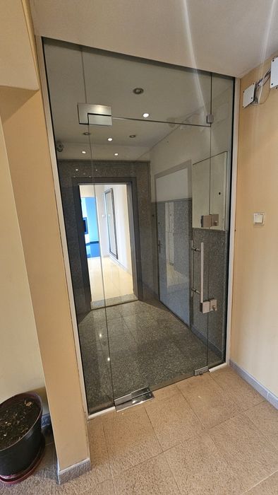 Дава се под наем Двустаен апартамент в София, Красно село - 75 кв.м за 663 € - Снимка #1