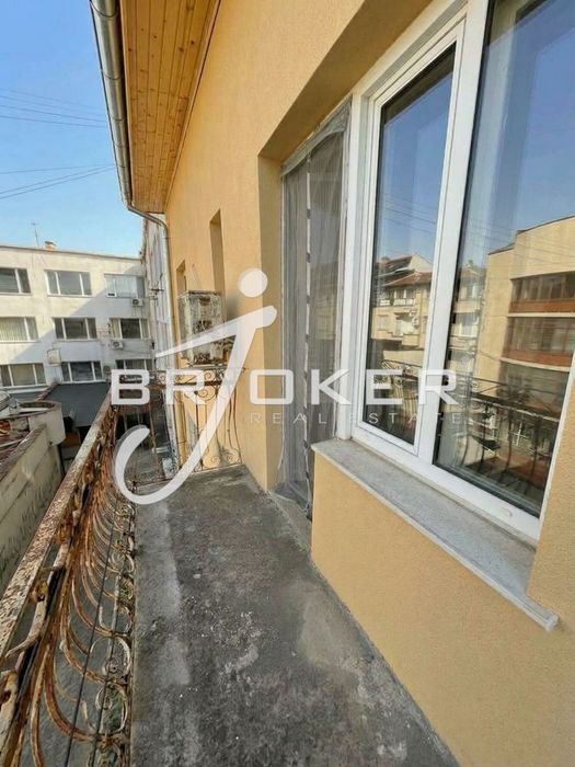 Продава се Тристаен апартамент в Кърджали, Център - 85 кв.м за 1000 €/кв.м - Снимка #12