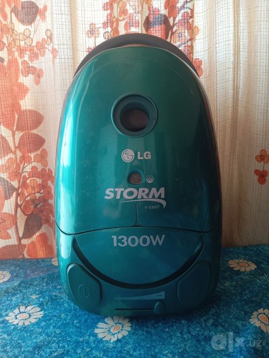 Пылесос LG Storm 1300W, полный комплект, рабочий