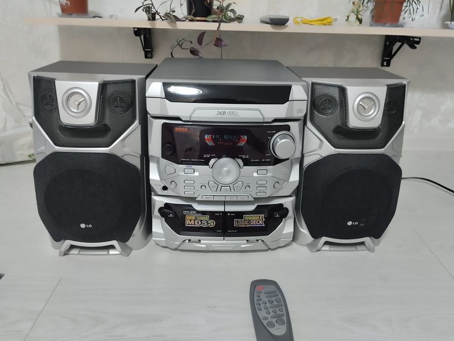 Музыкальный центр LG