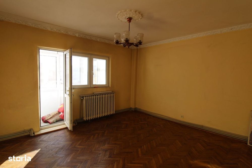 Apartament 4 camere, zonă centrală, Liceul Tudor