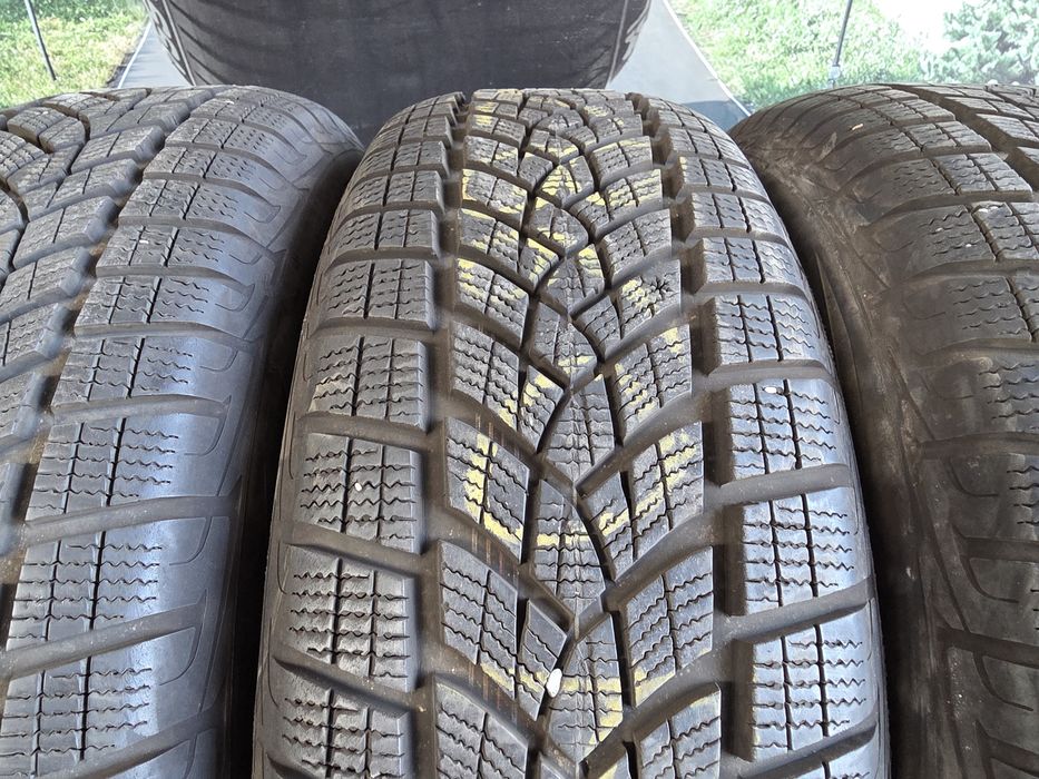 225/65/17 GOODYEAR 4бр