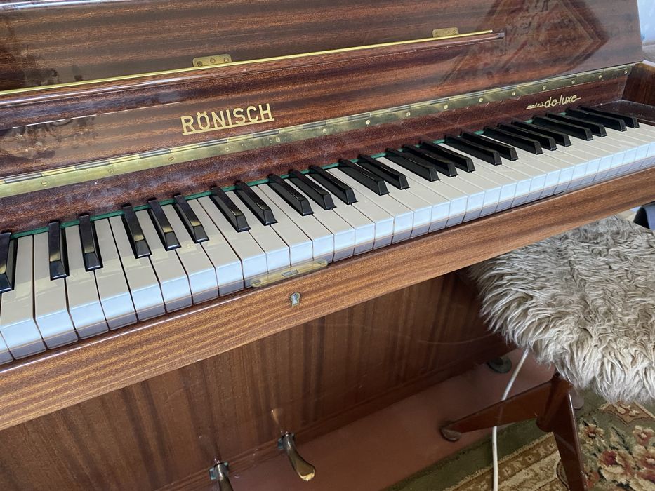Пианино Rönisch.