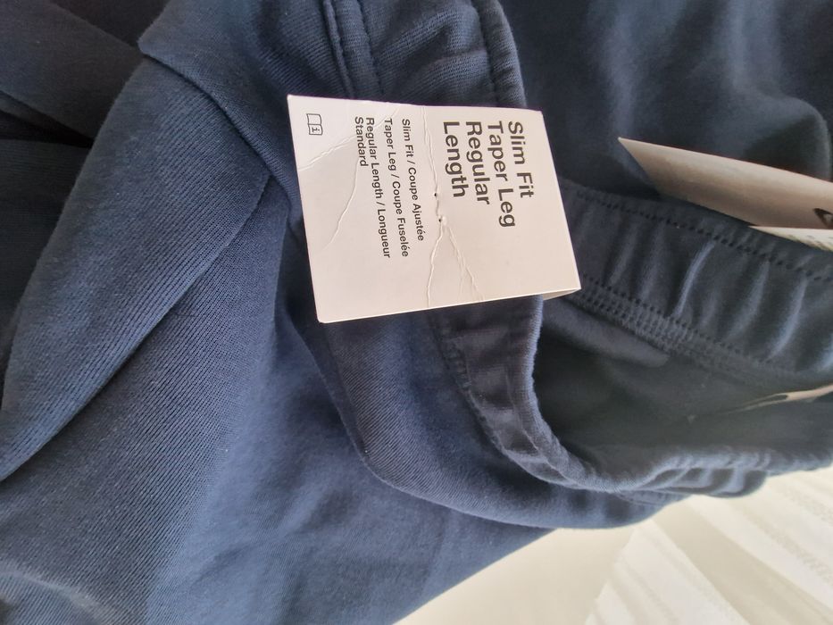 Pantaloni Nike Tech
