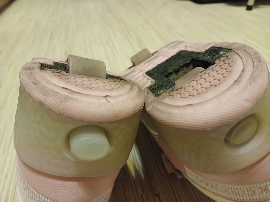 Светещи маратонки с колелца, размер 38