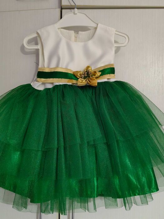 Разкошна коледна рокля размер 92