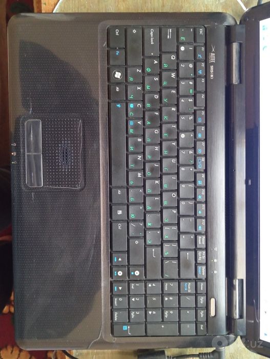 ASUS ofisnoy notebook