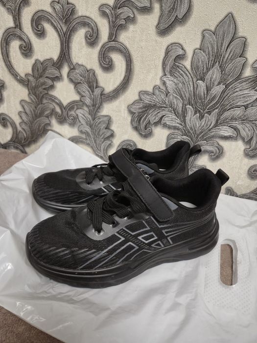 Продам обувь на мальчика 38-39р