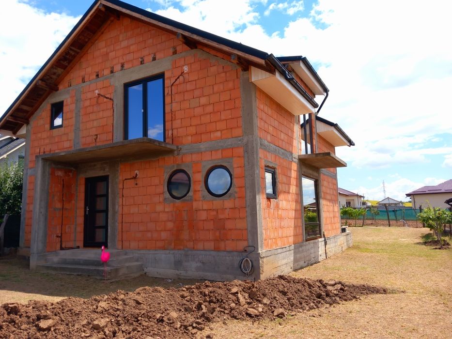 Casa Modernă de Vanzare, zona Simnicul de Sus