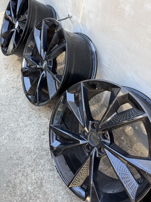 19,,RS Black limited модел Audi