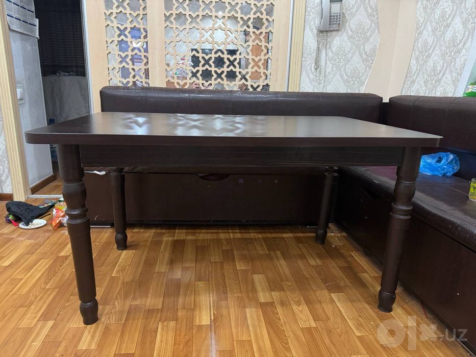 Продается стол + 2 стула