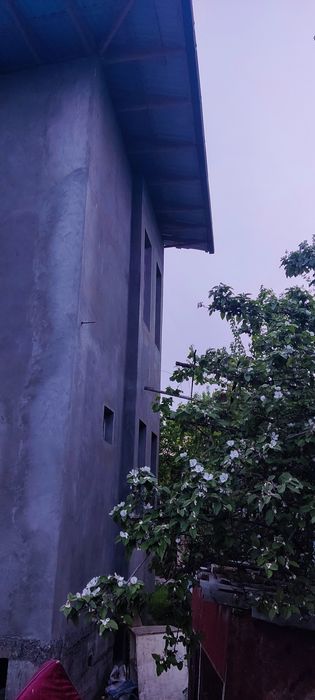 Янгиобод дахаси 1.5 сотх, 2 этаж  Уй 5 хона