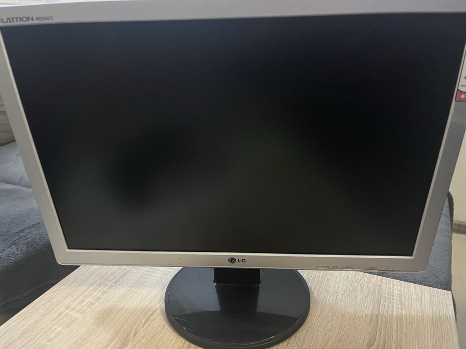 Монитор LG Flatron W2042S